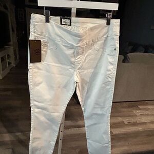 Rock & Republic White Jeggings